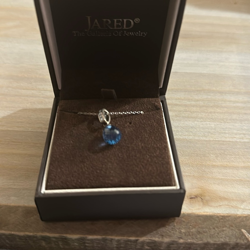 Sterling Silver Necklace with beautiful stone pendant.